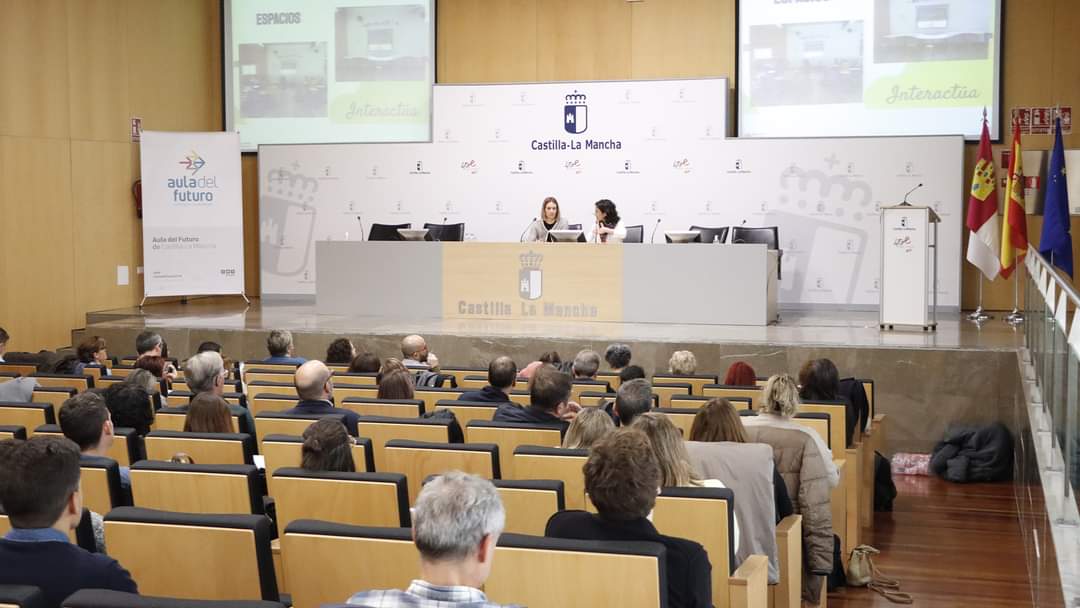 Jornada en el Aula del Futuro institucional de Castilla–La Mancha